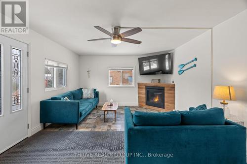 7 Salkeld Street, Goderich (Goderich (Town)), ON - Indoor Photo Showing Living Room With Fireplace