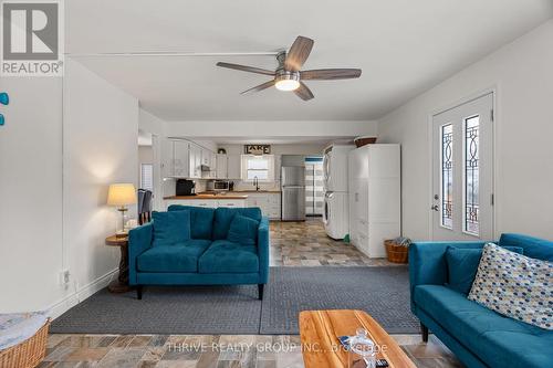 7 Salkeld Street, Goderich (Goderich (Town)), ON - Indoor Photo Showing Living Room