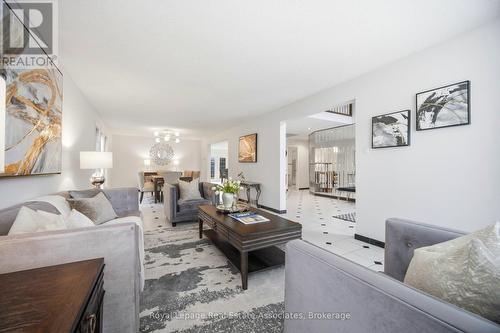 100 National Drive, Hamilton, ON - Indoor Photo Showing Living Room