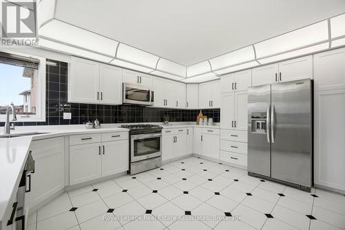 100 National Drive, Hamilton, ON - Indoor Photo Showing Kitchen With Stainless Steel Kitchen With Upgraded Kitchen