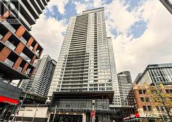 615 - 19 BATHURST STREET  Toronto, ON M5V 0N2