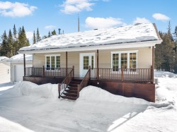 1708 Route 323 N.  Amherst, QC J0T 2L0