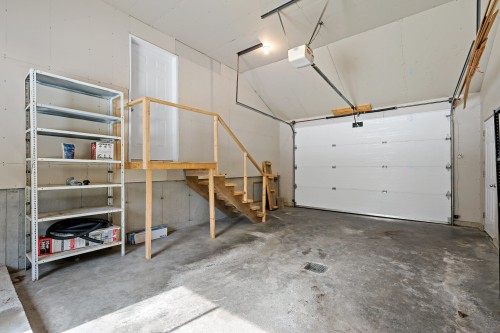 Garage - 1708 Route 323 N., Amherst, QC - Indoor Photo Showing Garage