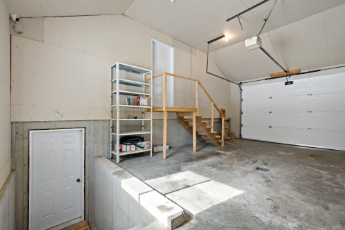 Garage - 1708 Route 323 N., Amherst, QC - Indoor Photo Showing Garage