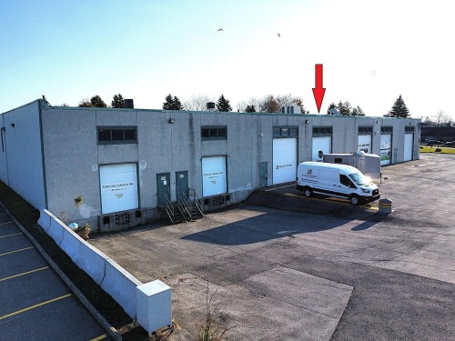 Face arrière - 106-86 Boul. Des Entreprises, Boisbriand, QC - Outdoor