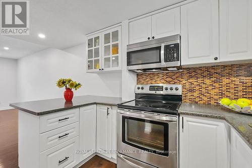 2654 Draper Avenue, Ottawa, ON - Indoor Photo Showing Kitchen