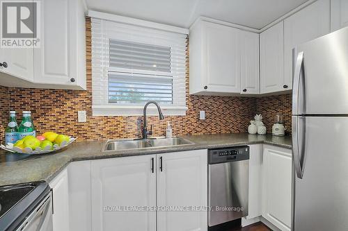 2654 Draper Avenue, Ottawa, ON - Indoor Photo Showing Kitchen With Double Sink With Upgraded Kitchen