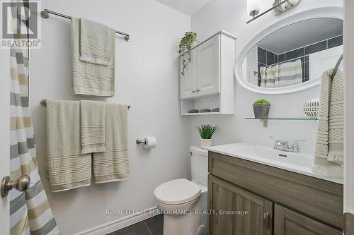 2654 Draper Avenue, Ottawa, ON - Indoor Photo Showing Bathroom