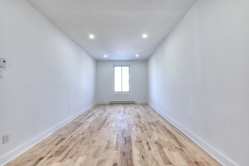 Chambre à coucher - 1056 Av. Harvard, Montréal (Côte-Des-Neiges/Notre-Dame-De-Grâce), QC - Indoor Photo Showing Other Room