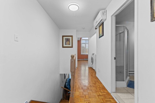 Hall d'entrée/Vestibule - 325 Rue Caisse, Montréal (Verdun/Île-Des-Soeurs), QC - Indoor Photo Showing Other Room