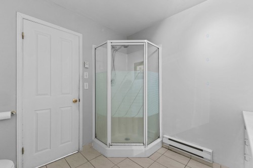 Salle de bains - 325 Rue Caisse, Montréal (Verdun/Île-Des-Soeurs), QC - Indoor Photo Showing Bathroom