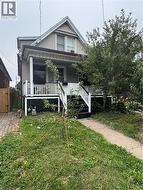 82 CAMBRIDGE Avenue  Hamilton, ON L8H 1T6