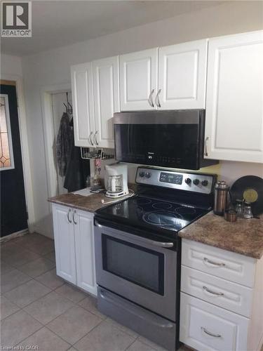 82 Cambridge Avenue, Hamilton, ON - Indoor Photo Showing Kitchen