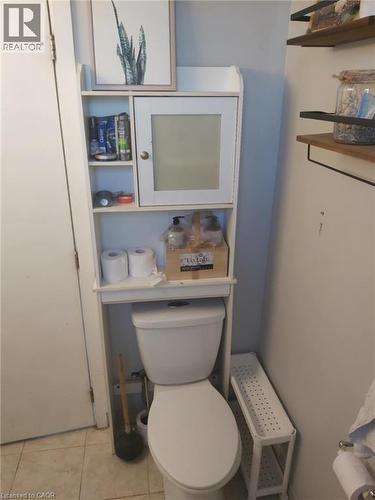 82 Cambridge Avenue, Hamilton, ON - Indoor Photo Showing Bathroom