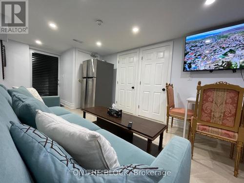 78 TEDFORD DRIVE , Toronto, Ontario M1R 1M4 2