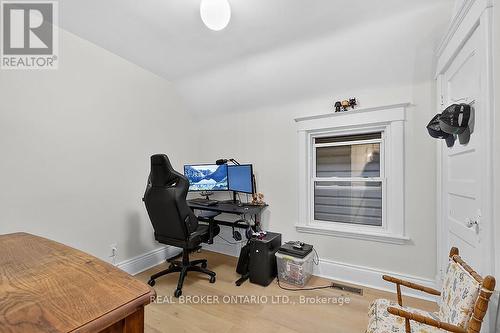 58 East Bend Avenue N, Hamilton, ON - Indoor