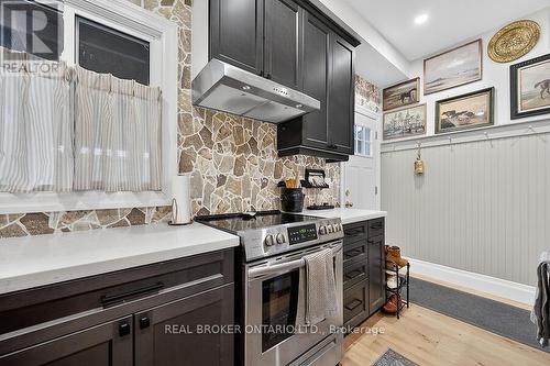 58 East Bend Avenue N, Hamilton, ON - Indoor Photo Showing Kitchen