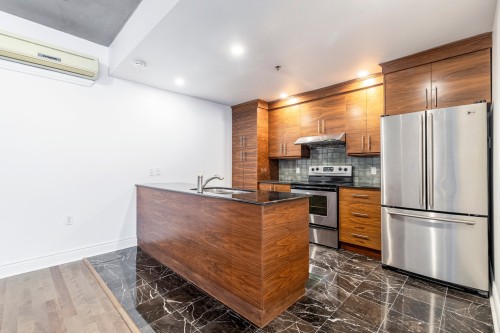201-5255 Av. du Parc  Montréal (Le Plateau-Mont-Royal), QC H2V 4G9