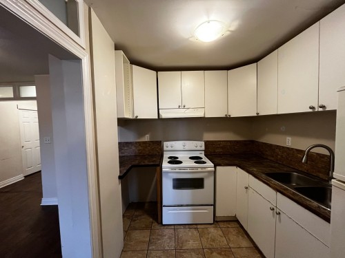 Cuisine - 2-2795 Place De Darlington, Montréal (Côte-Des-Neiges/Notre-Dame-De-Grâce), QC - Indoor Photo Showing Kitchen With Double Sink