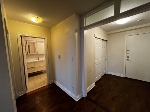 Hall d'entrée/Vestibule - 2-2795 Place De Darlington, Montréal (Côte-Des-Neiges/Notre-Dame-De-Grâce), QC - Indoor Photo Showing Other Room