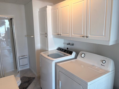 Salle de lavage - 41 Route 138, Baie-Trinité, QC - Indoor Photo Showing Laundry Room