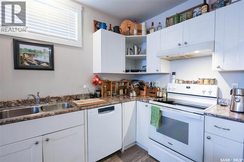 304 3Rd Street E, Saskatoon, SK - Indoor Photo Showing Kitchen With Double Sink