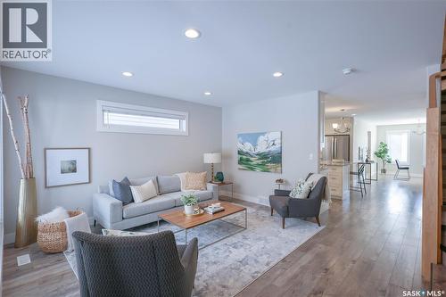 304 3Rd Street E, Saskatoon, SK - Indoor Photo Showing Living Room
