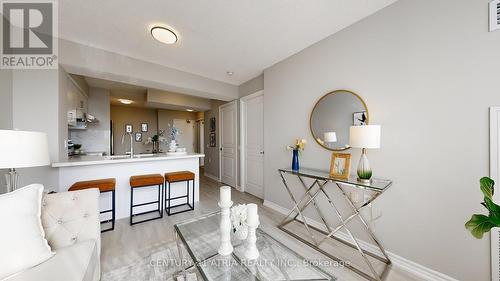 719 - 9015 Leslie Street, Richmond Hill, ON - Indoor