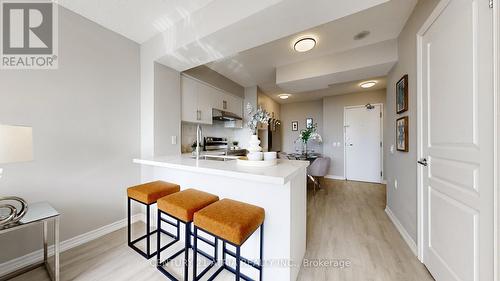 719 - 9015 Leslie Street, Richmond Hill, ON - Indoor