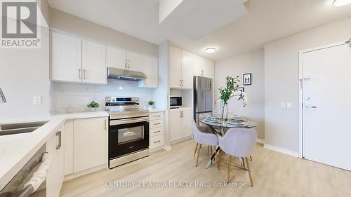 719 - 9015 Leslie Street, Richmond Hill, ON - Indoor Photo Showing Kitchen With Double Sink