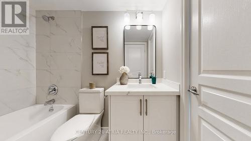 719 - 9015 Leslie Street, Richmond Hill, ON - Indoor Photo Showing Bathroom