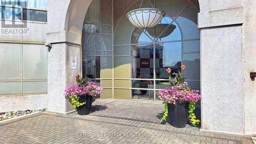 719 - 9015 Leslie Street, Richmond Hill, ON - Outdoor With Exterior