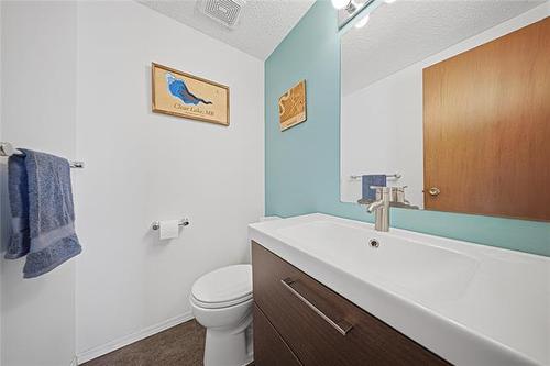 82 Willowmeade Cr, Winnipeg, MB 