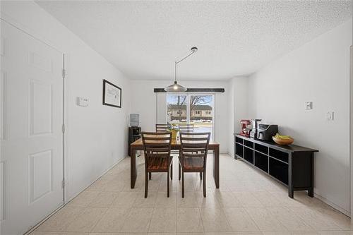 82 Willowmeade Cr, Winnipeg, MB 