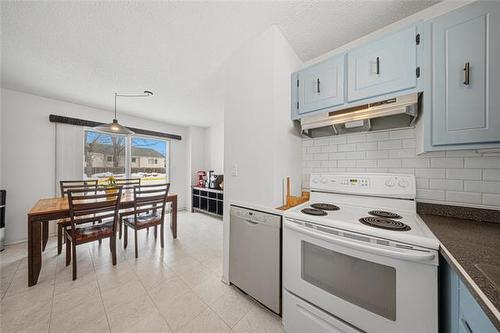 82 Willowmeade Cr, Winnipeg, MB 