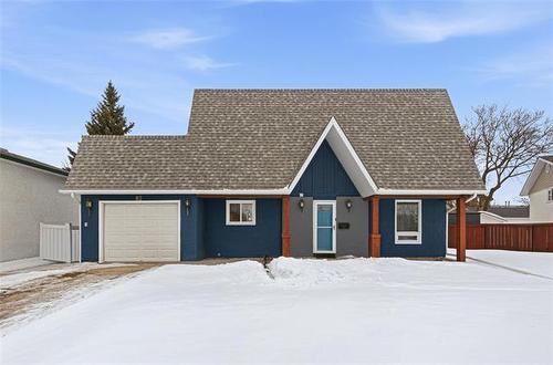 82 Willowmeade Cr, Winnipeg, MB 