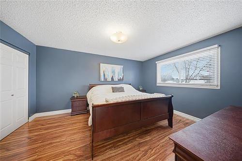 82 Willowmeade Cr, Winnipeg, MB 