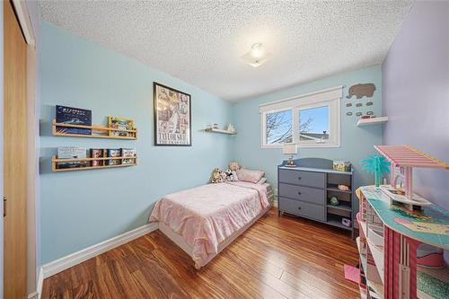 82 Willowmeade Cr, Winnipeg, MB 