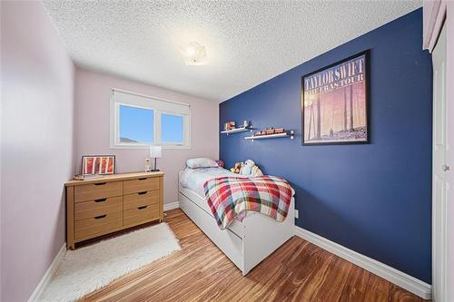 82 Willowmeade Cr, Winnipeg, MB 