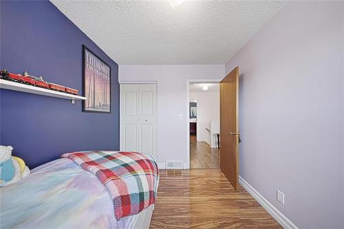 82 Willowmeade Cr, Winnipeg, MB 