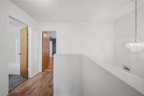 82 Willowmeade Cr, Winnipeg, MB 