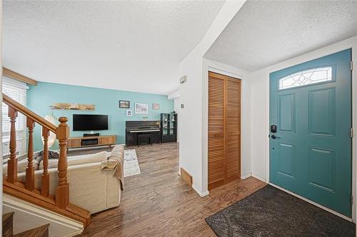 82 Willowmeade Cr, Winnipeg, MB 