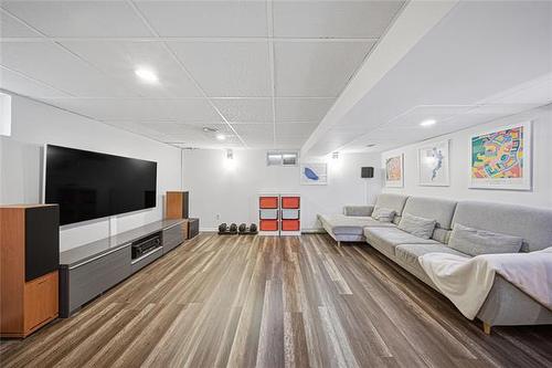 82 Willowmeade Cr, Winnipeg, MB 