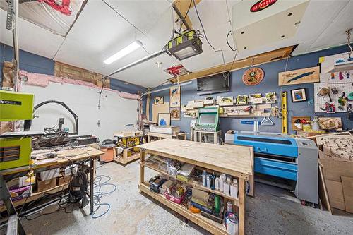 82 Willowmeade Cr, Winnipeg, MB 