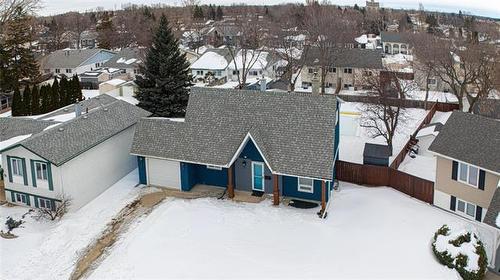 82 Willowmeade Cr, Winnipeg, MB 