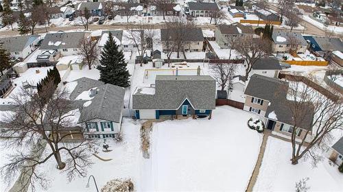 82 Willowmeade Cr, Winnipeg, MB 