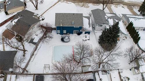 82 Willowmeade Cr, Winnipeg, MB 