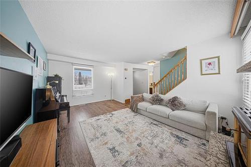 82 Willowmeade Cr, Winnipeg, MB 