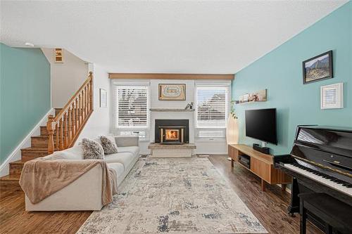 82 Willowmeade Cr, Winnipeg, MB 