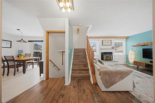 82 Willowmeade Cr, Winnipeg, MB 